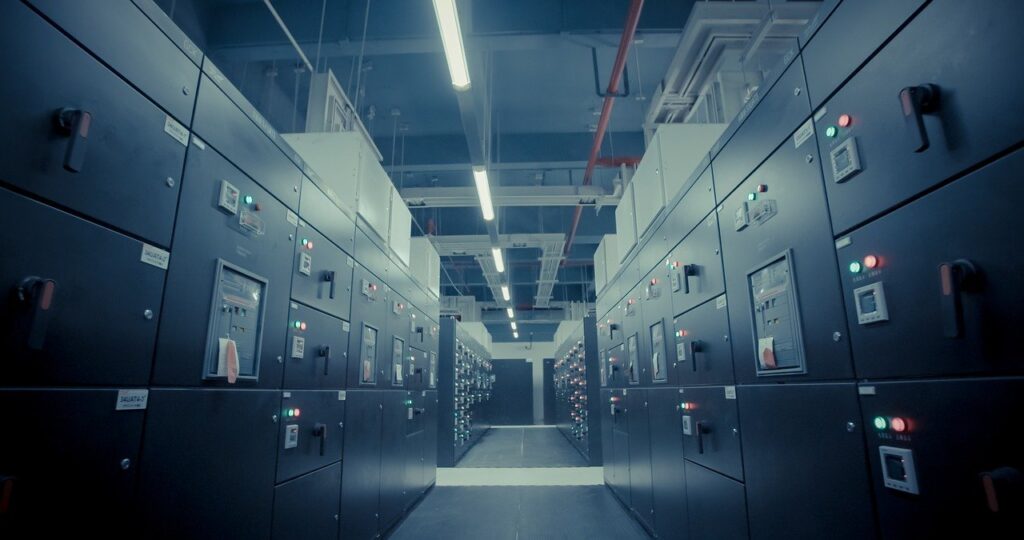 electrical-data-center-electrical-cabinet-2476782 - Noodstroom Partners - Noodstroom Partners electrical, data center, electrical cabinet-2476782.jpg